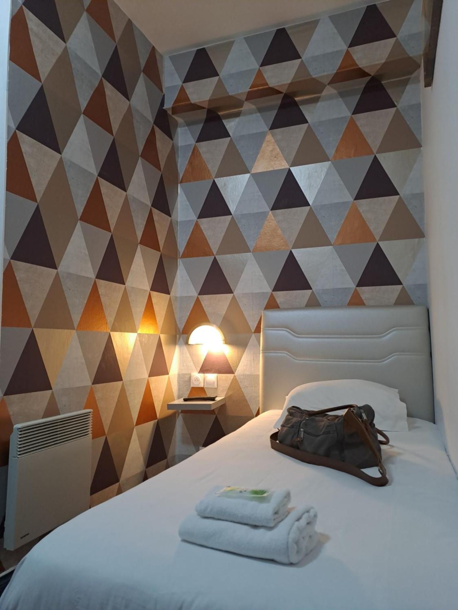 Hotel Le Celtic Montluçon Eksteriør bilde